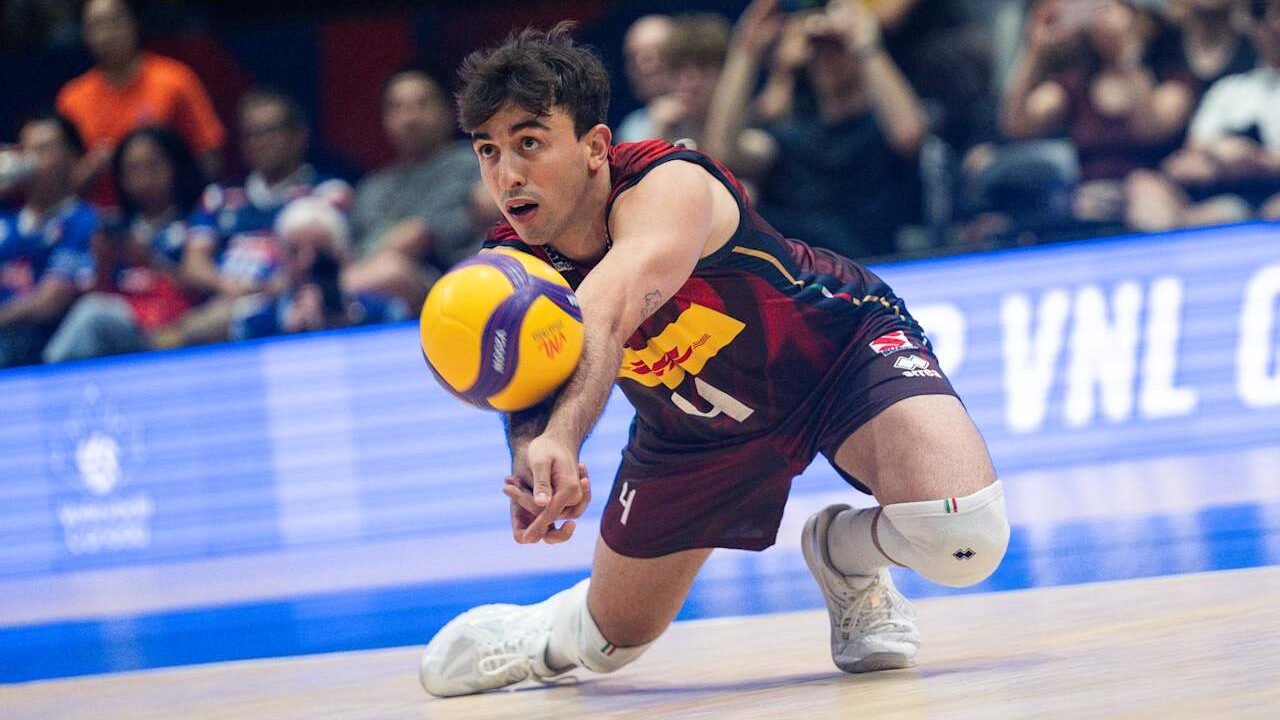 gabriele laurenzano in difesa con l'italia contro la francia in vnl