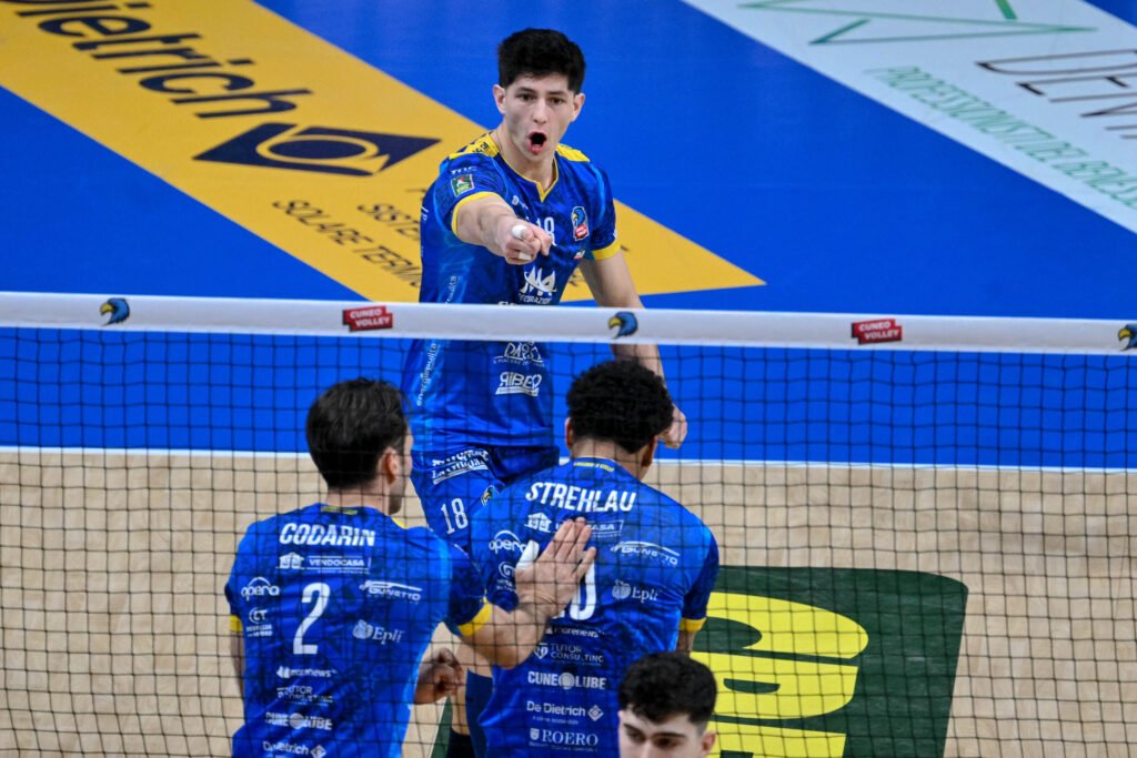 Nathan Feral, opposto di Cuneo. Secondo anno in superlega.